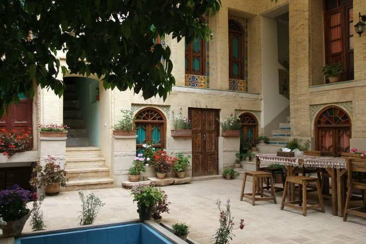عکس اقامتگاه بوم‌گردی لوتوس شیراز