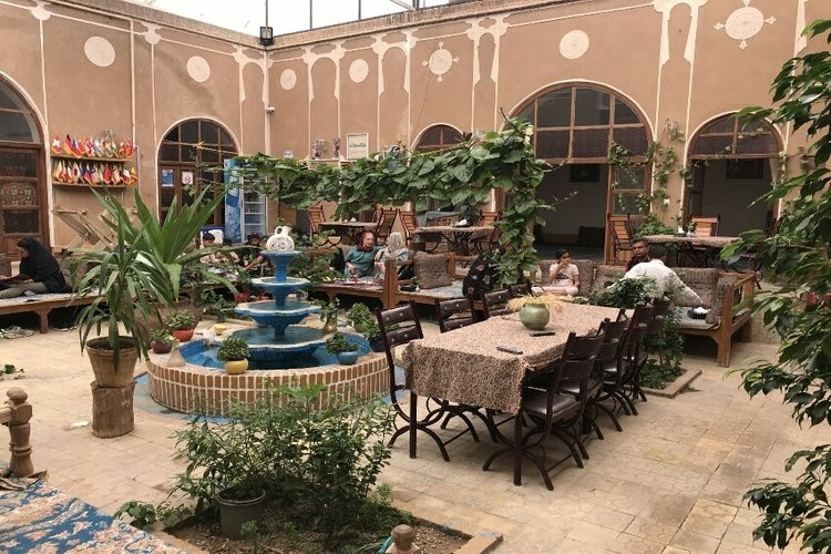 عکس رستوران ترمه و ترنج یزد
